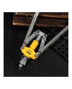 Купить Двуручный заклепочник DELI DL2320 430 мм, CrMo, диаметр заклепок 3.2, 4.0, 4.8 мм, прорезиненные рукояти 133034  в E-mobi