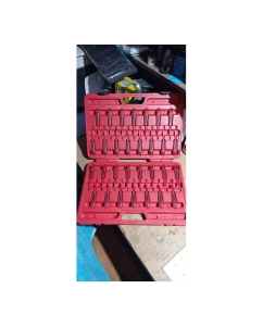 Купить Набор для ремонта электропроводки автомобиля в кейсе 30 предметов JTC 6673  в E-mobi