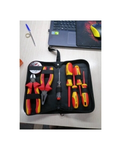 Купить Набор диэлектрического инструмента №1 TDM тканевый пенал, 8 предметов, 1000 В, “ЭкспертЭлектрик” SQ1017-0101  в E-mobi