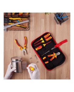 Купить Набор диэлектрического инструмента REXANT RI-02, 11 предметов, до 1000 В, тканевый пенал 12-4692-3  в E-mobi