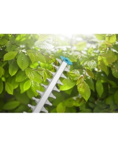 Купить Аккумуляторные ножницы для живой изгороди Gardena 14731-55.000.00  в E-mobi