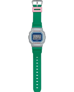 Купить Японские наручные часы Casio G-SHOCK DW-5600EU-8A3 с хронографом  в E-mobi
