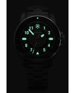 Купить Швейцарские механические наручные часы Victorinox 241981  в E-mobi