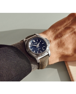 Купить Швейцарские механические наручные часы Victorinox 241834  в E-mobi