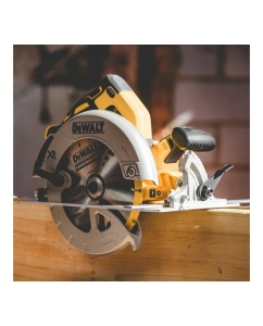 Купить Дисковая пила DEWALT 18В XR DCS570N  в E-mobi