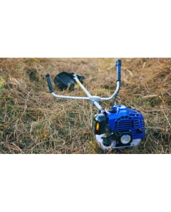 Купить Триммер бензиновый BOJET коса, 2-х тактный, 52 см, 43 см леска+нож GBC-52  в E-mobi