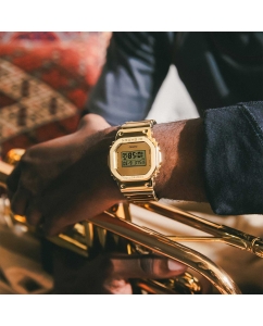 Купить Японские наручные часы Casio G-SHOCK GM-5600YMG-9 с хронографом  в E-mobi