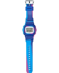 Купить Японские наручные часы Casio G-SHOCK DWE-5600PR-2E с хронографом  в E-mobi