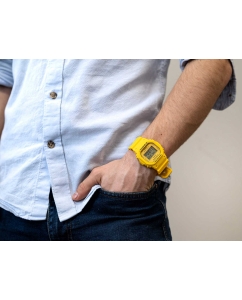 Купить Японские наручные часы Casio G-SHOCK DW-5600SLC-9E с хронографом  в E-mobi