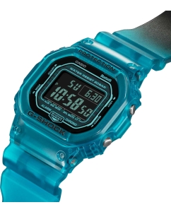 Купить Японские наручные часы Casio G-SHOCK DW-B5600G-2 с хронографом  в E-mobi
