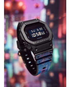 Купить Японские наручные часы Casio G-SHOCK DW-5600BB-1PRC с хронографом  в E-mobi