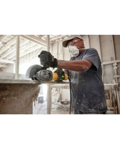 Купить Угловая шлифмашина бесщеточная DEWALT DWE4369, 125 мм, 1700 Вт с регулировкой оборотов DWE4369-QS  в E-mobi