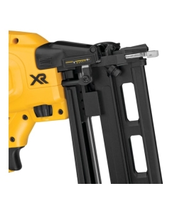 Купить Аккумуляторный гвоздезабивной пистолет Dewalt DCN662D2, 18В, 48Дж, с 2 АКБ 2 Ач и ЗУ, в кейсе TSTAK DCN662D2-QW  в E-mobi