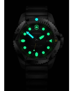 Купить Швейцарские наручные часы Victorinox 241990  в E-mobi