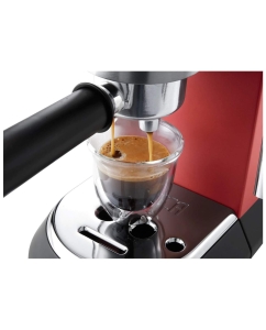 Купить Рожковая кофеварка DeLonghi Dedica Style EC 685.R Red  в E-mobi