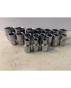 Купить Набор головок с трещоткой Smartbuy 19 предметов, 1/2", 8-32 мм, 24 зуба, CR-V SBT-SSW-19P1  в E-mobi