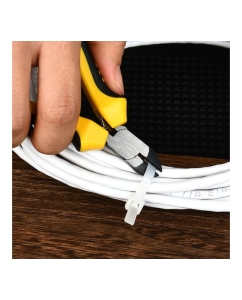 Купить Набор мини-плоскогубцев 3шт DELI DL103201-3 (комбинированные 115мм, удлиненные 125мм, бокорезы 110мм, двухкомпонентная ручка) 146984  в E-mobi