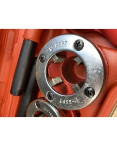 Купить Трубные клуппы FIT набор 3/8"- 1/2"- 3/4"- 1"- 1 1/4" 5 шт. 70005  в E-mobi