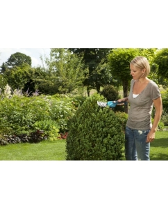 Купить Аккумуляторные ножницы для газонов GARDENA AccuCut Li с 2 ножами 09852-32.000.00  в E-mobi