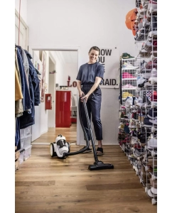 Купить Пылесос Karcher VC 3 1.198-053.0 ERP EU белый  в E-mobi