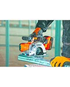 Купить Дисковая пила по металлу DEWALT 18 В XR DCS373N-XJ  в E-mobi